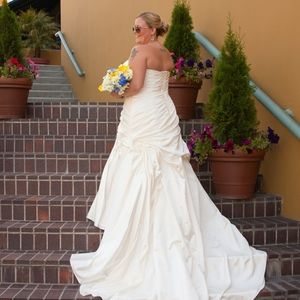 Size 22/20 corset MoriLee wedding dress